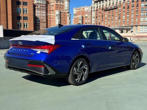 2025 Hyundai ELANTRA HEV Limited