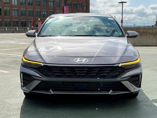 2025 Hyundai ELANTRA HEV Limited