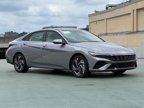 2025 Hyundai ELANTRA Limited