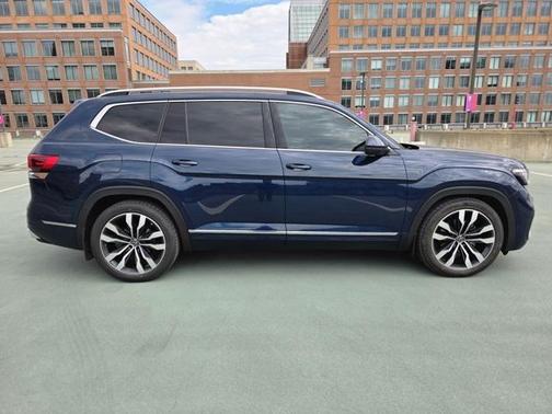 2022 Volkswagen Atlas 3.6L SEL Premium