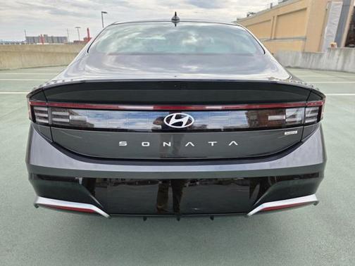 2025 Hyundai SONATA Hybrid SE