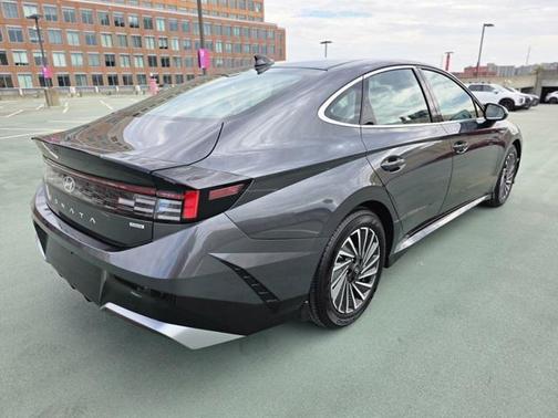2025 Hyundai SONATA Hybrid SE