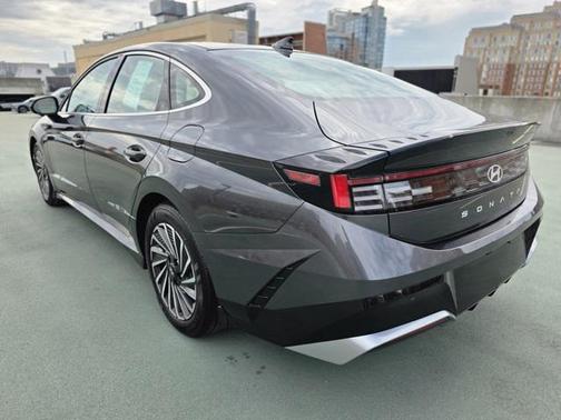 2025 Hyundai SONATA Hybrid SE