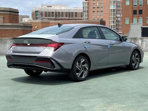 2025 Hyundai ELANTRA Sport