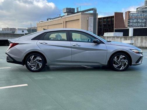 2025 Hyundai ELANTRA Sport
