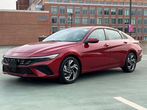 2025 Hyundai ELANTRA Limited