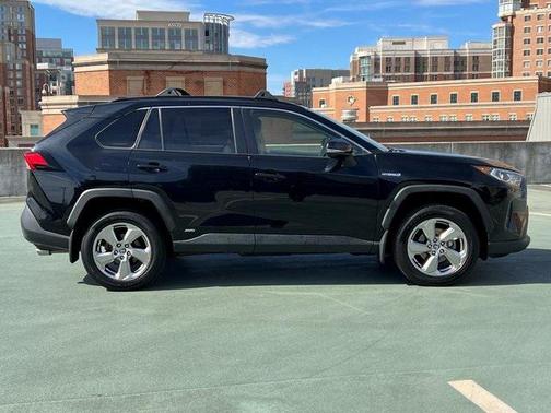 2021 Toyota RAV4 Hybrid XLE Premium