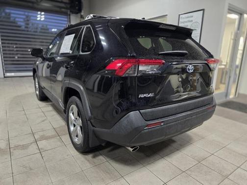 2021 Toyota RAV4 Hybrid XLE Premium
