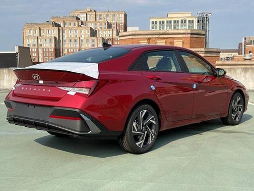 2025 Hyundai ELANTRA Sport