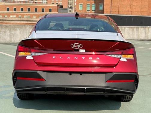 2025 Hyundai ELANTRA Sport