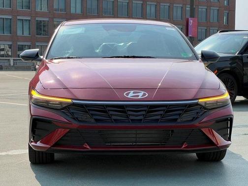 2025 Hyundai ELANTRA Sport