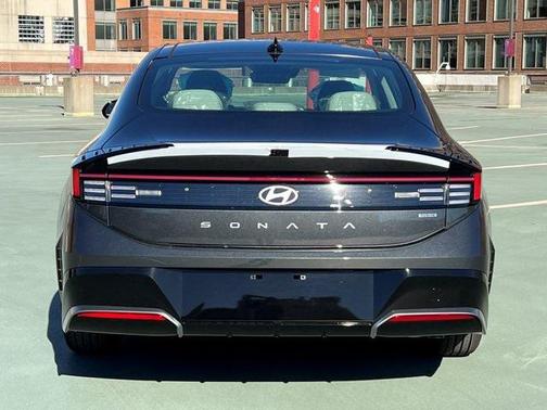 2026 Hyundai SONATA Hybrid SE