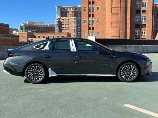 2026 Hyundai SONATA Hybrid SE