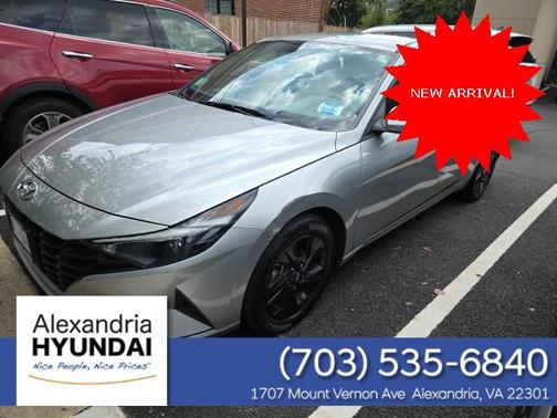 2022 Hyundai ELANTRA SEL