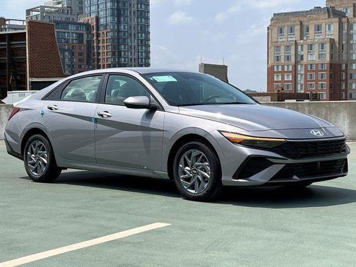 Fluid Metal 2025 Hyundai ELANTRA HEV Blue