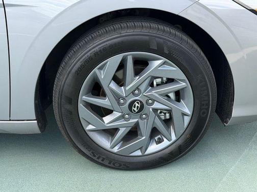 Fluid Metal 2025 Hyundai ELANTRA HEV Blue