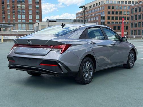 Fluid Metal 2025 Hyundai ELANTRA HEV Blue