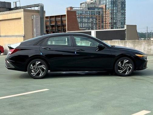 2025 Hyundai ELANTRA Sport