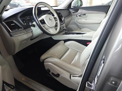 2021 Volvo XC90 T6 Inscription