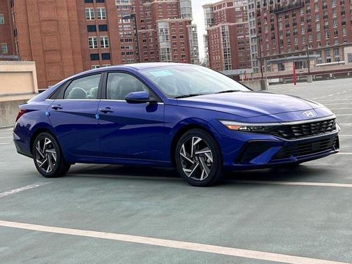 2025 Hyundai ELANTRA Limited