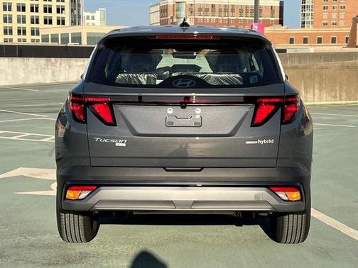 2026 Hyundai TUCSON Hybrid Blue SE