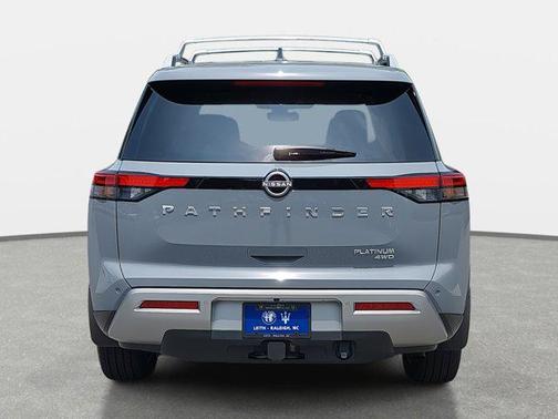 2024 Nissan Pathfinder Platinum 4WD