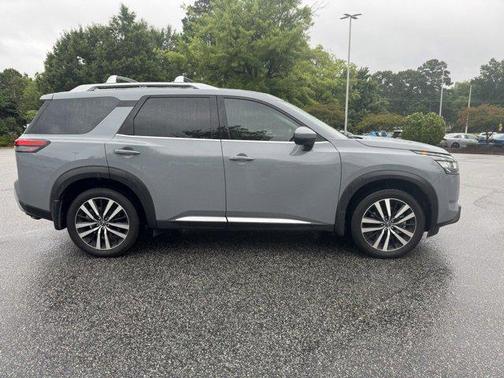 2024 Nissan Pathfinder Platinum 4WD