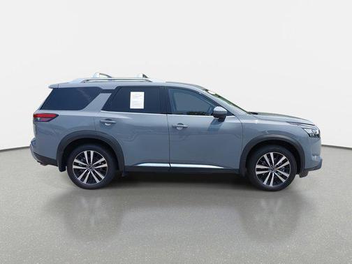 2024 Nissan Pathfinder Platinum 4WD
