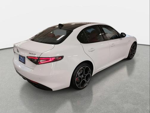 2025 Alfa Romeo Giulia AWD