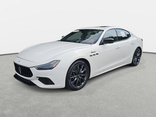 2022 Maserati Ghibli Modena Q4