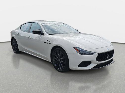 2022 Maserati Ghibli Modena Q4