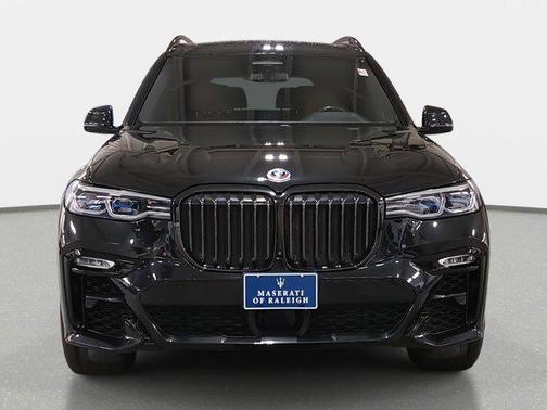 2022 BMW X7 M50i
