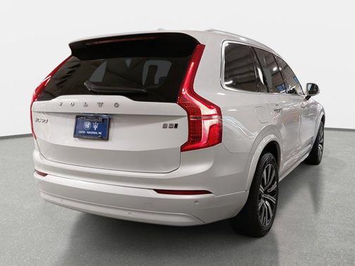 2023 Volvo XC90 B5 Core
