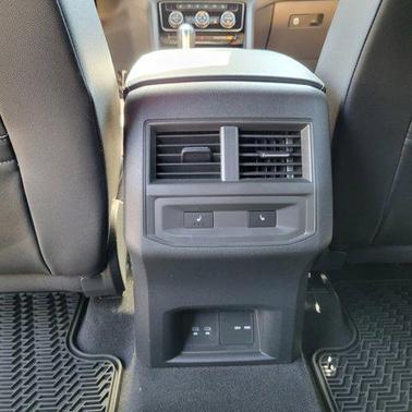 2023 Volkswagen Atlas Cross Sport 3.6L V6 SEL Premium R-Line