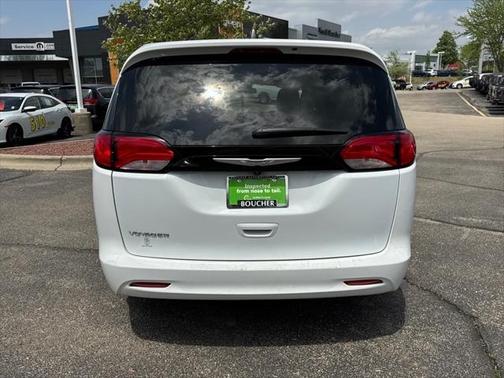 2022 Chrysler Voyager LX