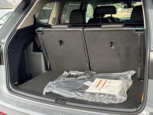 2025 Volkswagen Atlas 2.0T SE w/Technology 4MOTION