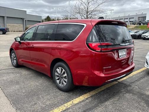 2025 Chrysler Pacifica Hybrid Select