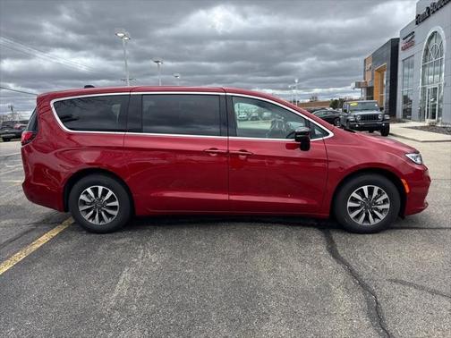 2025 Chrysler Pacifica Hybrid Select