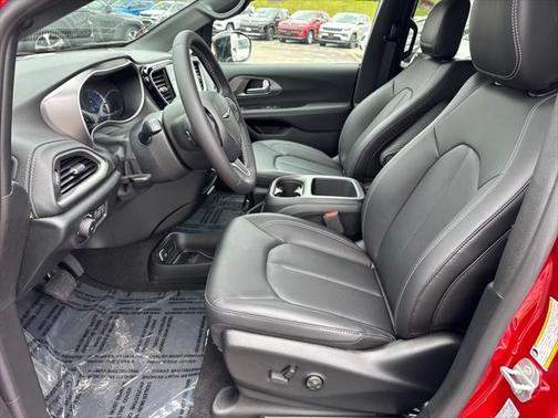 2025 Chrysler Pacifica Hybrid Select