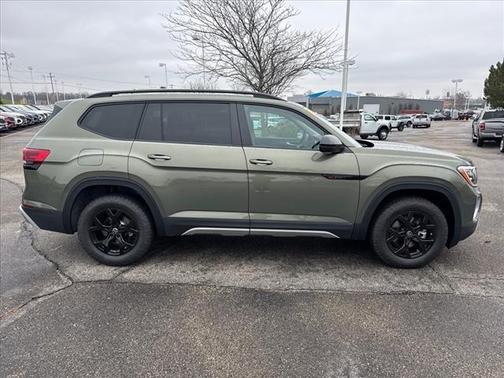 2025 Volkswagen Atlas 2.0T Peak Edition