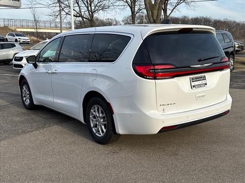 2025 Chrysler Pacifica L