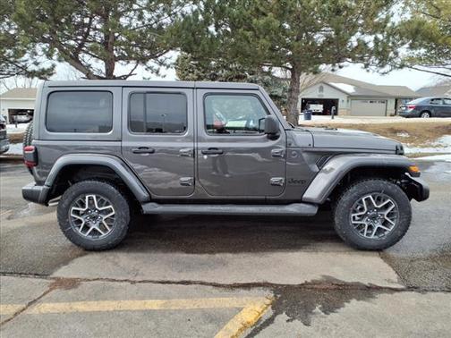 2025 Jeep Wrangler 4-Door Sahara 4x4