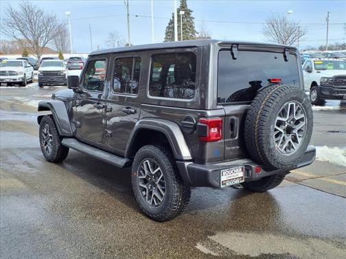 2025 Jeep Wrangler 4-Door Sahara 4x4