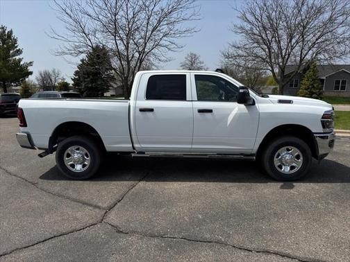 2025 RAM 2500 Tradesman Crew Cab 4x4 6'4' Box