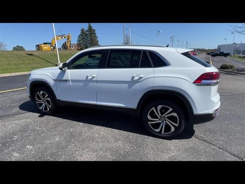 2022 Volkswagen Atlas Cross Sport 2.0T SEL