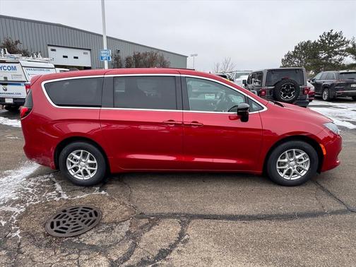 2026 Chrysler Voyager LX