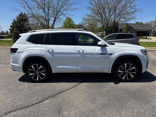 2025 Volkswagen Atlas 2.0T SEL Premium R-Line 4MOTION