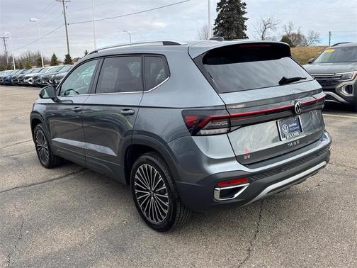 2025 Volkswagen Taos 1.5T SE