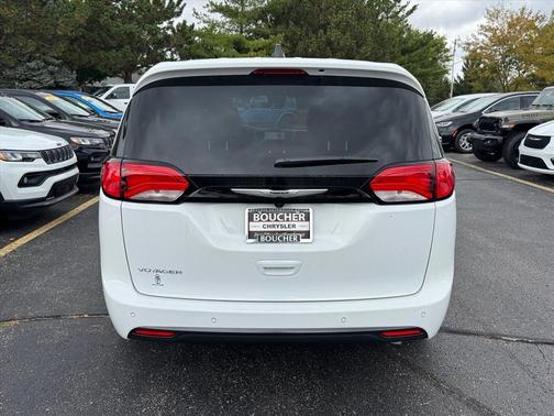 2026 Chrysler Voyager LX