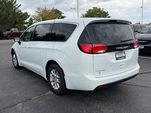 2026 Chrysler Voyager LX